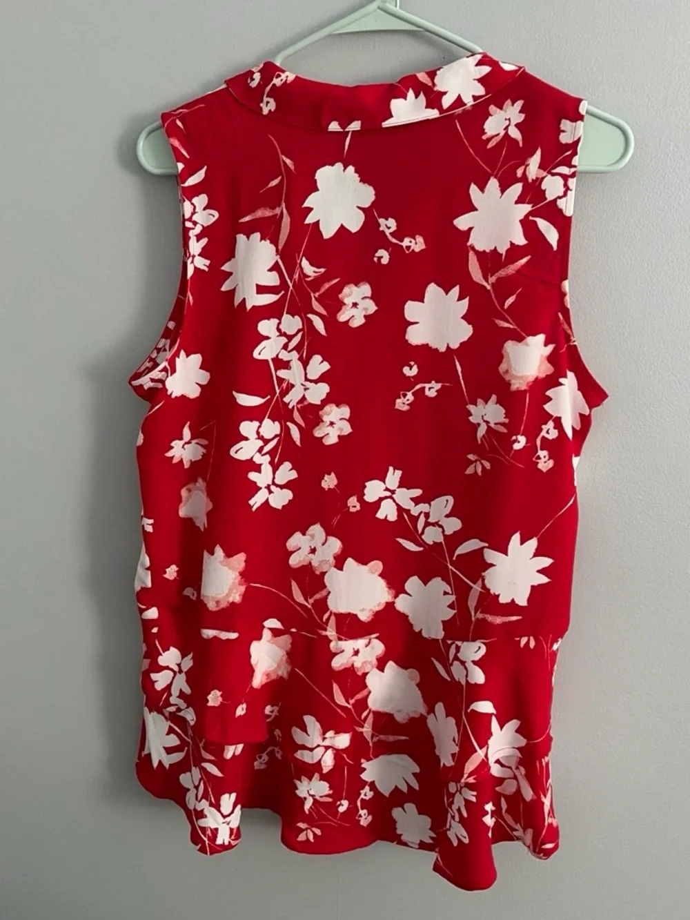 Simply Vera Vera Wang sleeveless button